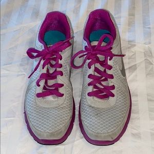 nike tennis shoes size 10